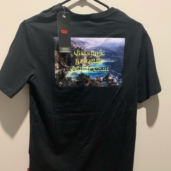 Levi’s Graphic T-shirt - Picture 3 of 3